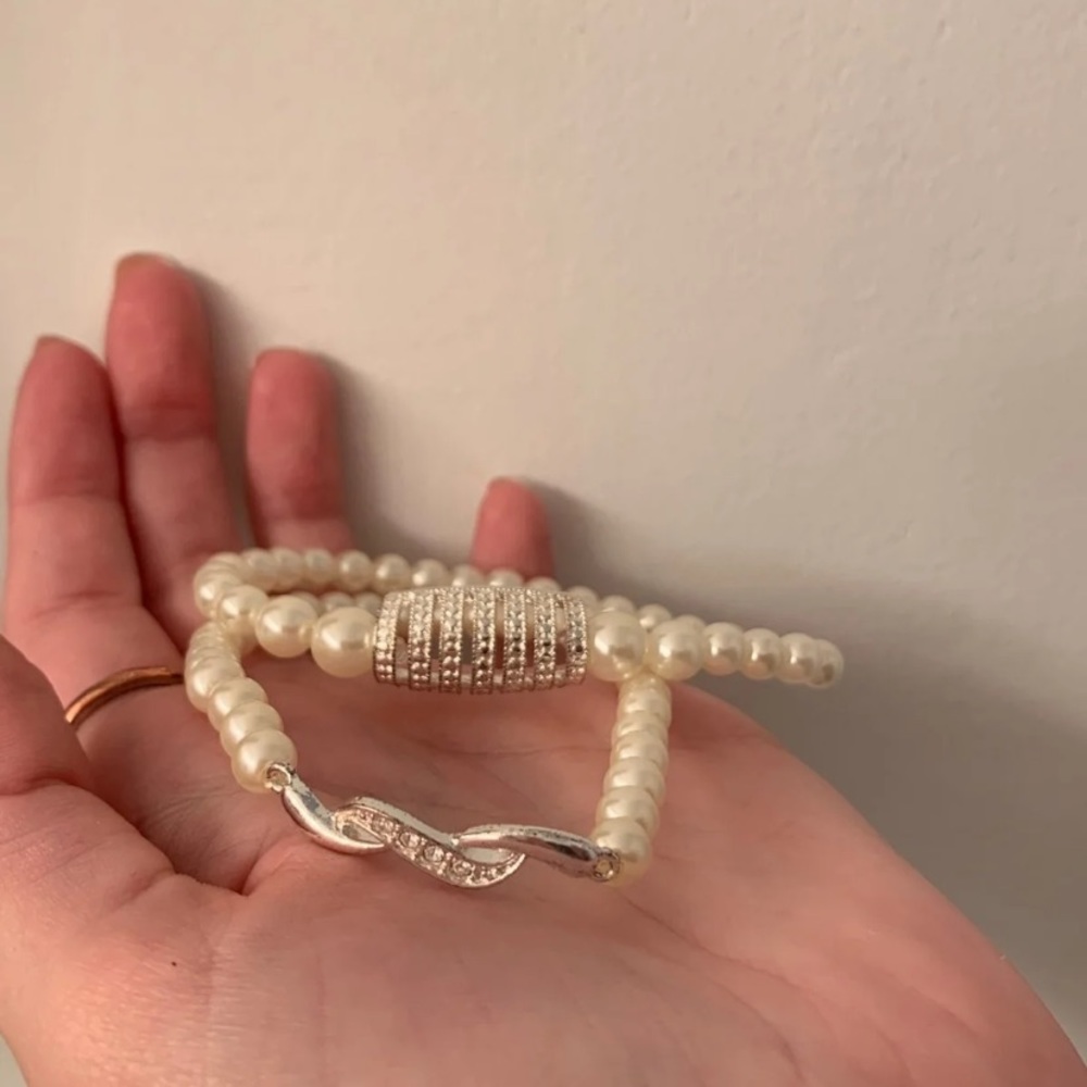 Pearl bracelets